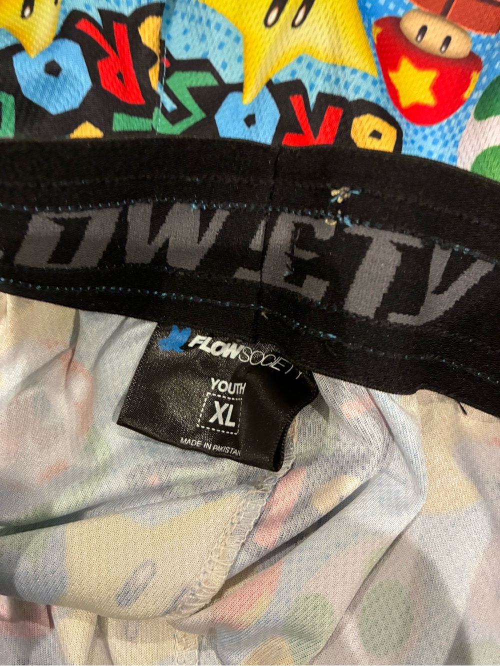 Mario Bros Flow Society Shorts sz. YXL - Picture 5 of 5